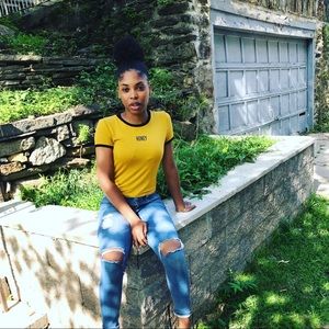 Meet your Posher, Amoy